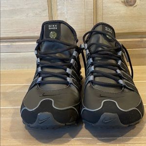 Men’s Nike Shox Medallion